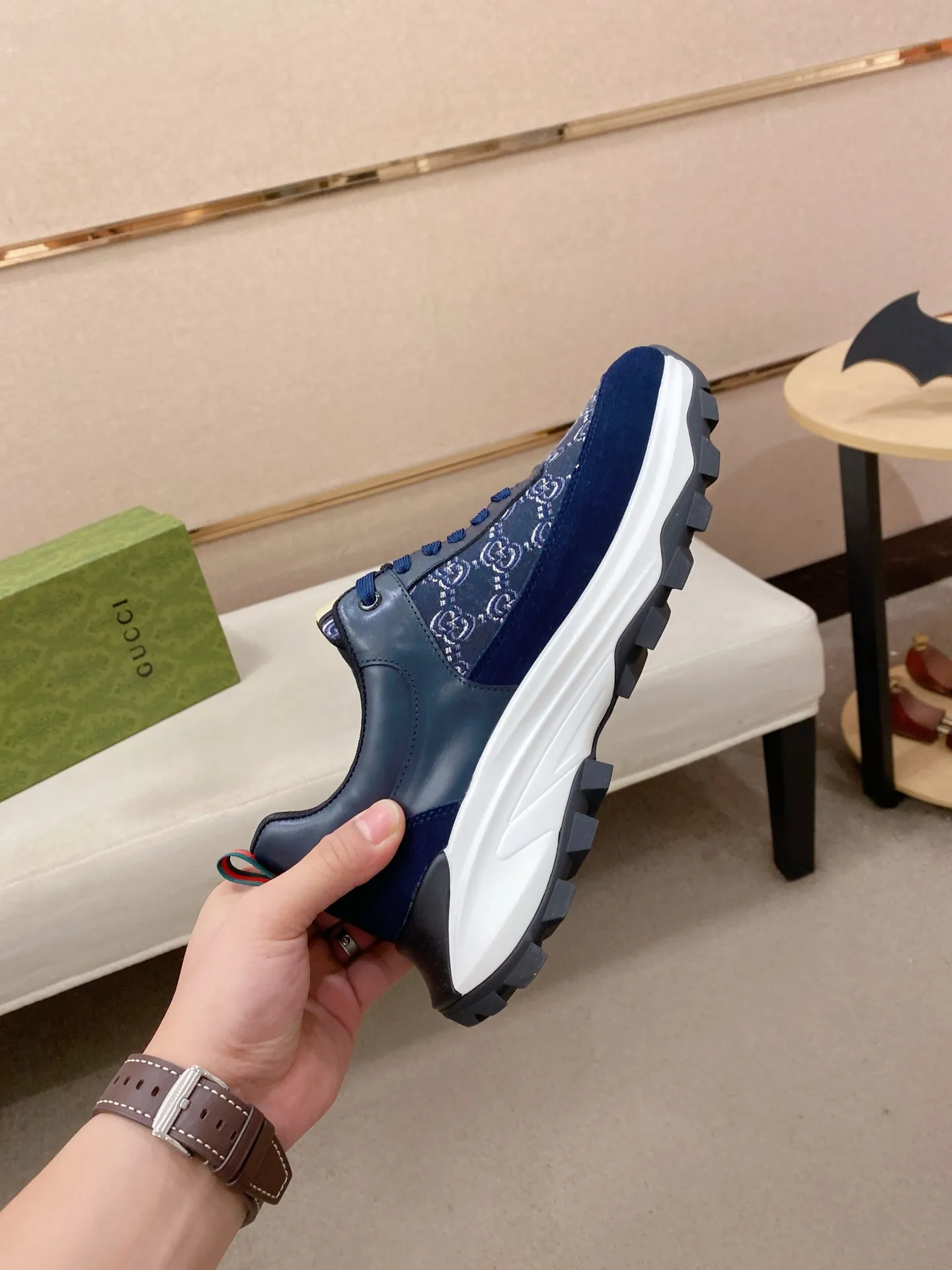 Men's clothing and shoes💰:462💰 (GUCCI) The latest model from the official website🎁🎁Casual and fashionable men's shoes👟, hot style💥The version is simple and elegant, exclusive for trendy men. The unique latest brand elements from the official website👑Original Gucci decoration, fashionable and generous, the fabric is original cowhide ✅Mesh breathable lining, the official website specifies wear-resistant casual outsole, the classic model is taken in kind at the counter🎬38-44 (can be customized for 45 non-refundable)